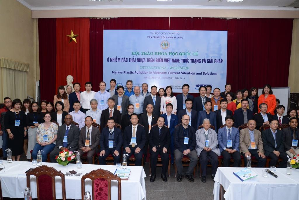 VNU Central Institute for Natural Resources and Environmental Studies held the international scientific conference on “Marine plastic pollution in Vietnam: Current situation and solutions”.